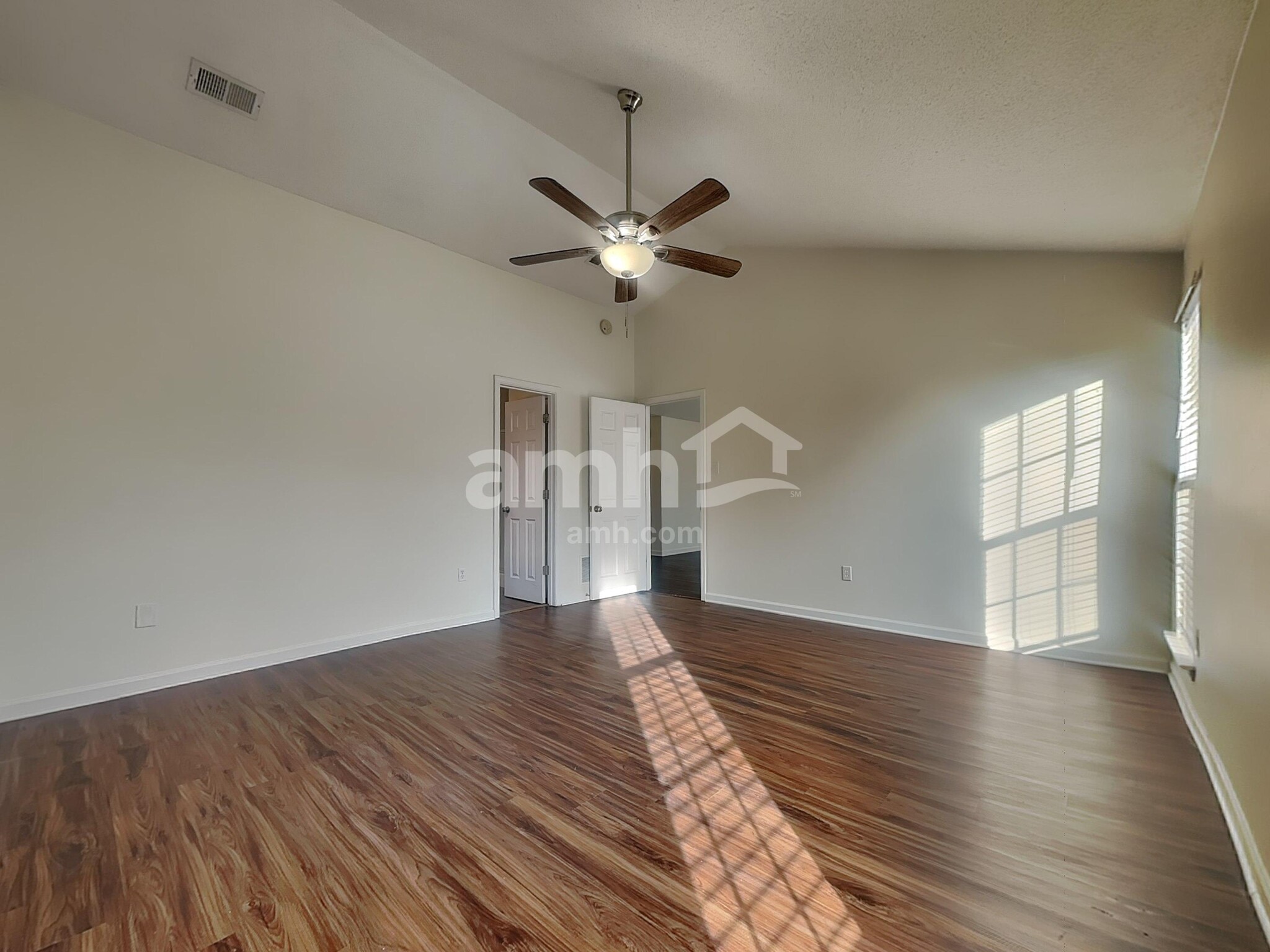 Building Photo - 2605 Hunters Pointe Dr