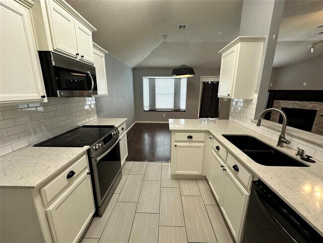 Building Photo - 6020 SE 86th St