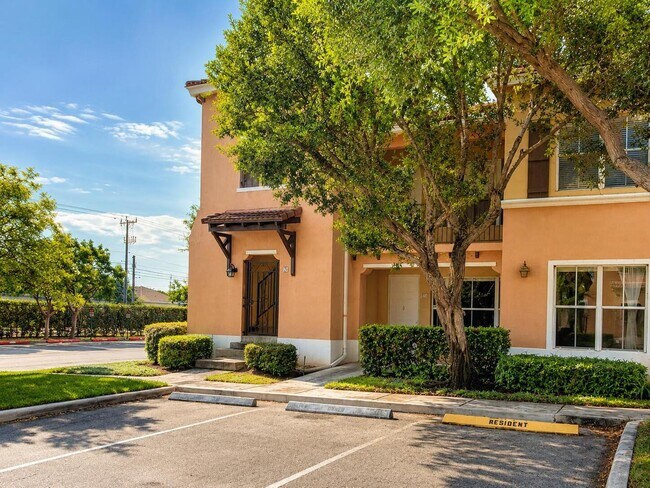 Building Photo - 3549 Forest Hill Blvd