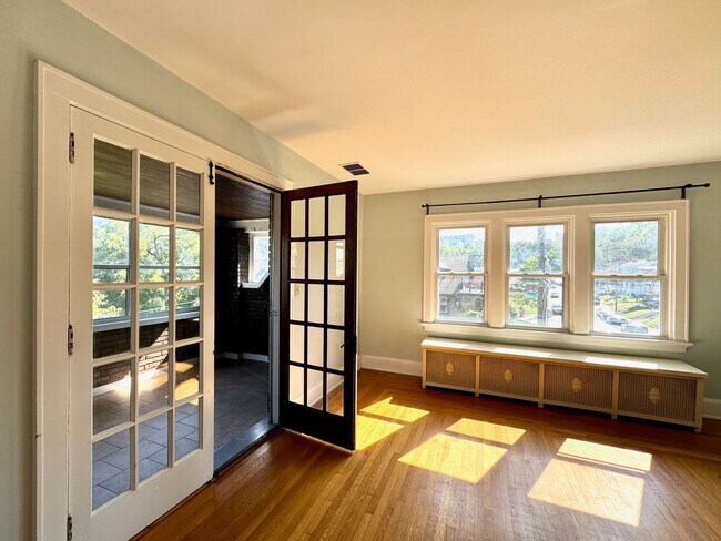 Building Photo - 505-507 W McMillan