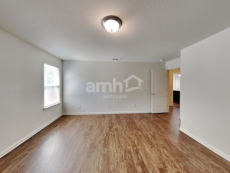 Building Photo - 4505 Shy Creek Ln