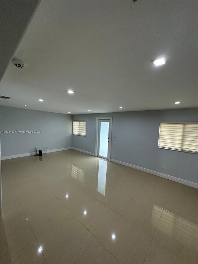Building Photo - 1430 NW 183rd St