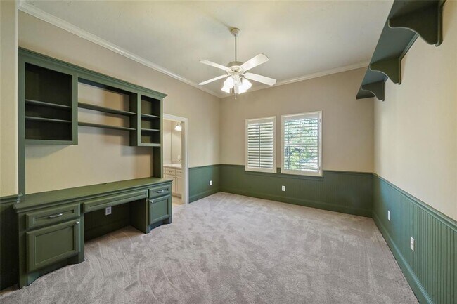 Building Photo - 30 N Palmiera Cir