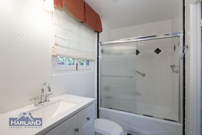 Building Photo - 409 Dunemere Dr