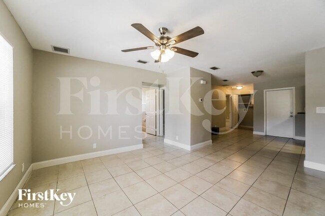 Building Photo - 341 NE 34th Ct