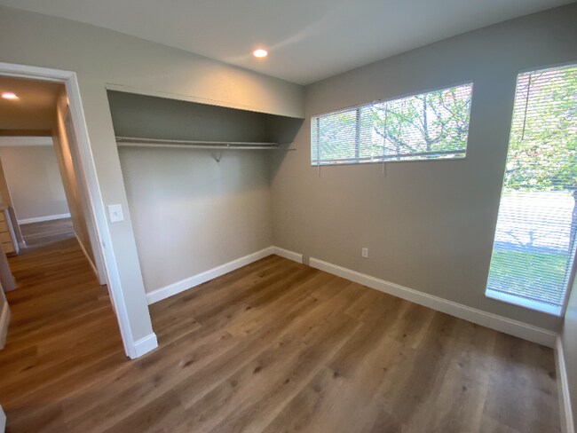 Building Photo - 1139 17th Ave