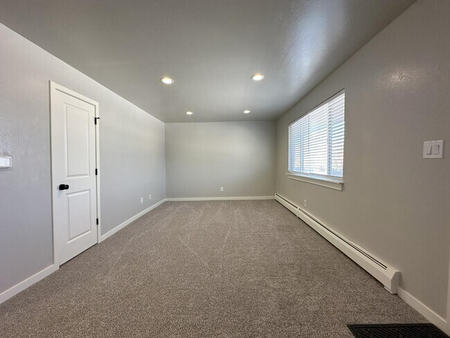 Building Photo - 3705 Quail St