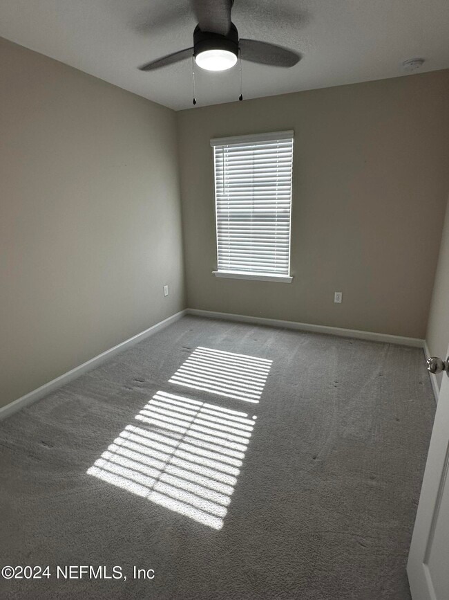 Building Photo - 7371 Palm Hills Dr