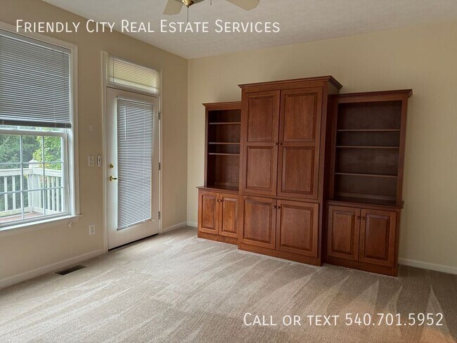 Building Photo - Beautiful Duplex at Spring Oaks