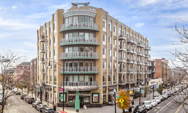 Primary Photo - Stunning 2 BR/2 BA Condo in Adams Morgan! ...