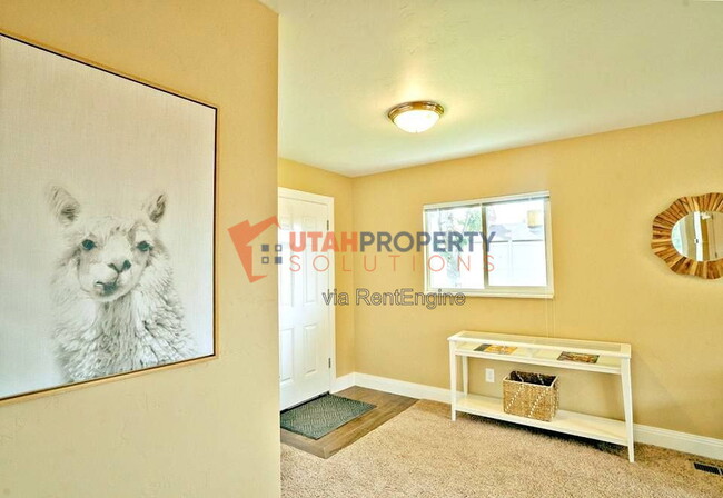 Building Photo - 7290 Racquet Club Dr