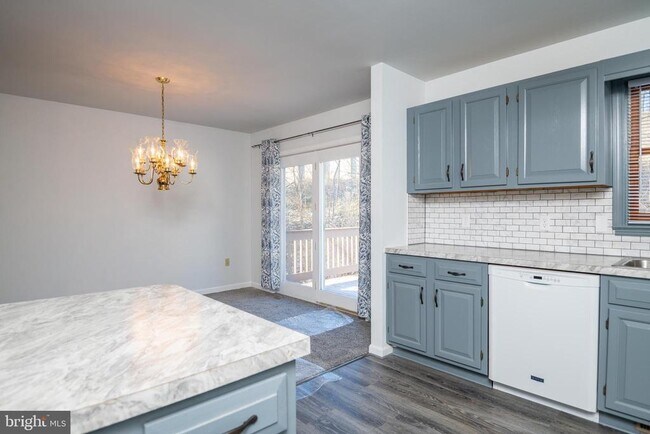 Building Photo - 1957 Lincoln Ave