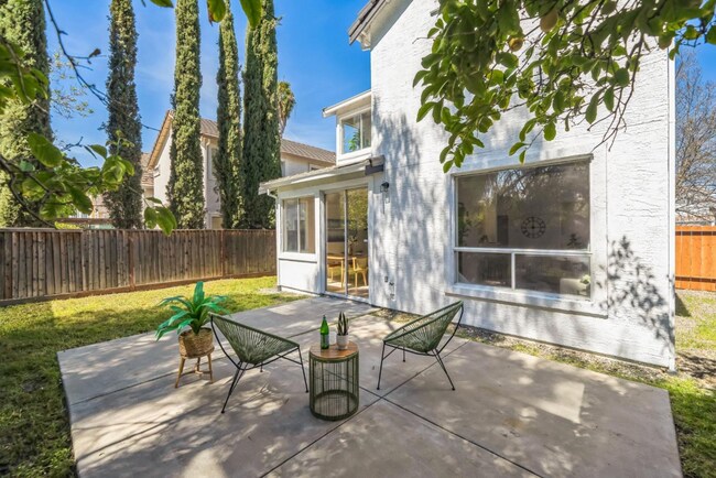 Building Photo - Stunning 3 Bed, 2.5 Bath in Antioch
