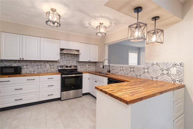 Building Photo - 4406 Rosegate Dr
