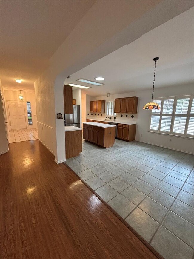 Building Photo - 1300 Leah Ln