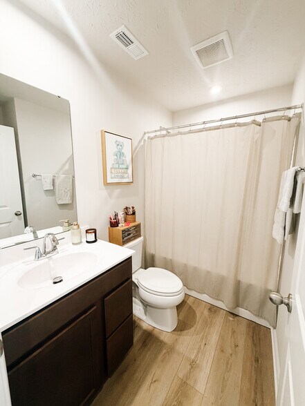 Building Photo - 3553 Conifer Cir