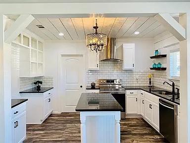 Building Photo - 602 S Chestnut St