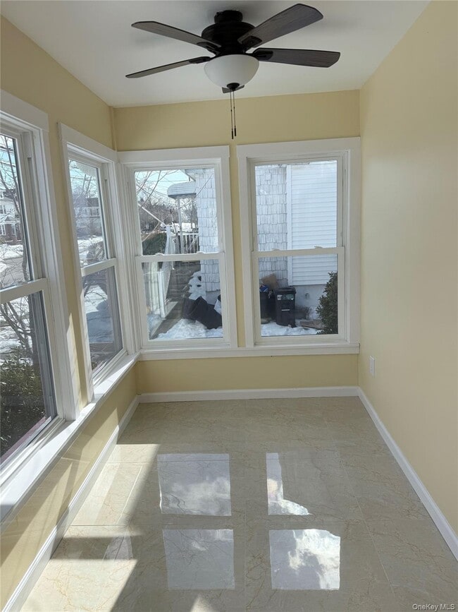 Building Photo - 363 Hewlett Pkwy