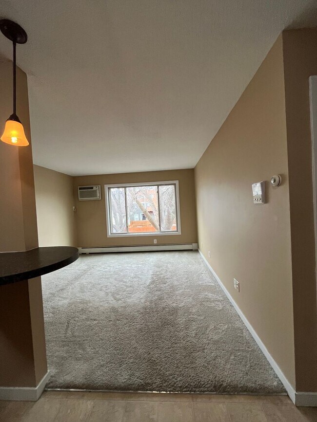 Building Photo - 3729 Snelling Ave