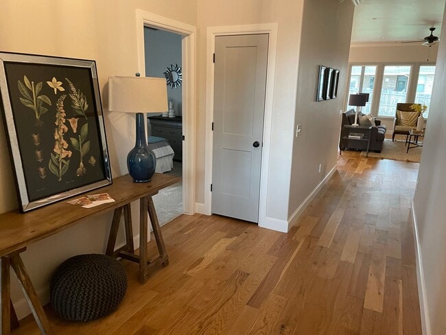 Building Photo - 4 Bed, 3 Bath in Deer Creek Schools