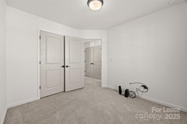 Building Photo - 15018 Scoter St