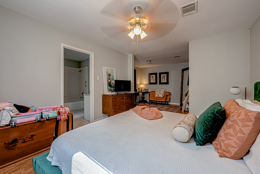 Main bedroom with extra room - 615 Park Grove Ln