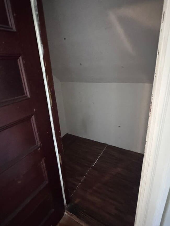 Building Photo - 20 Alcott St