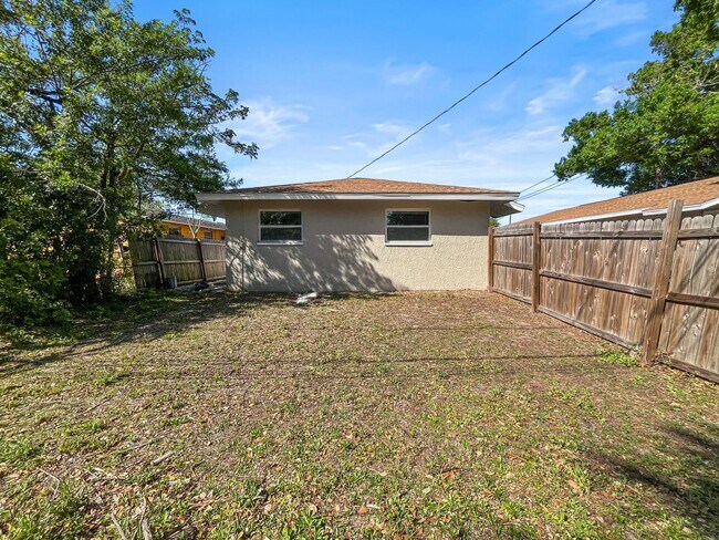 Building Photo - 4624 73rd Ave N