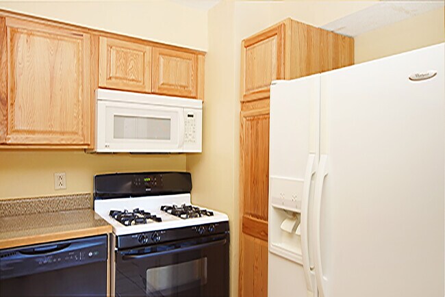 Building Photo - 728 Garland Cir