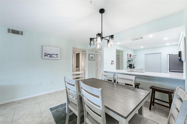 Building Photo - 220 Coldeway Dr