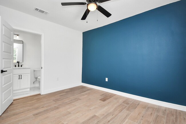 Building Photo - 2812 Truxillo St