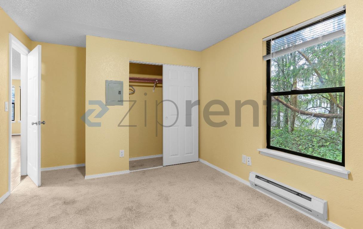 Building Photo - Unit A