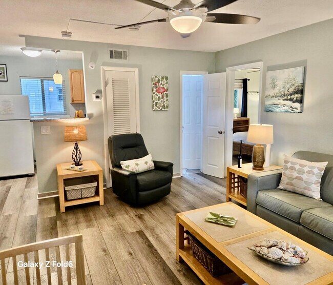 Building Photo - 3225 NE 16th St