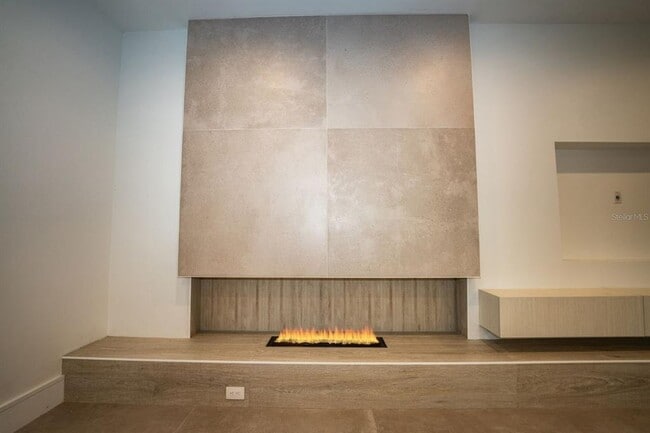 Building Photo - 3010 W Trilby Ave