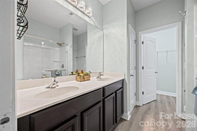 Building Photo - 2090 Shady Pond Dr