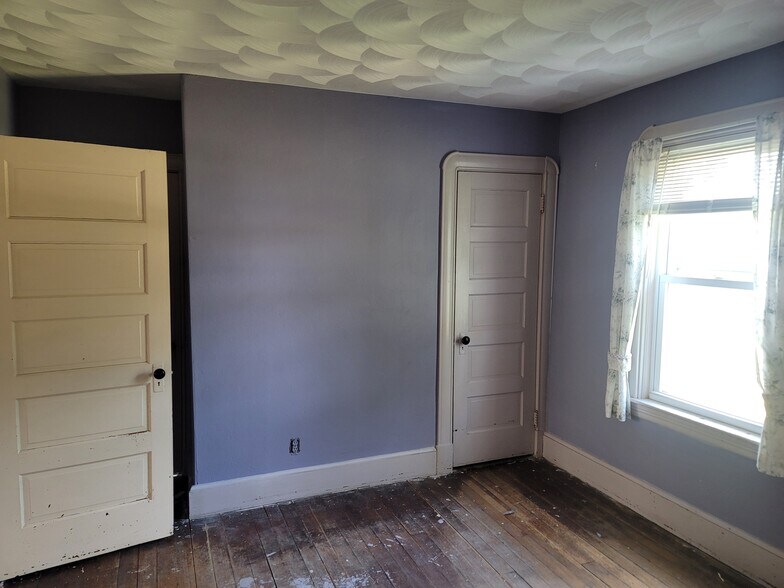 Building Photo - 91 Kilmer Ave