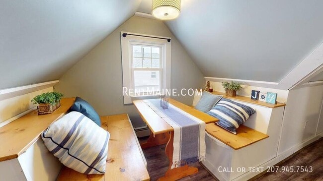 Building Photo - 94 Otis St