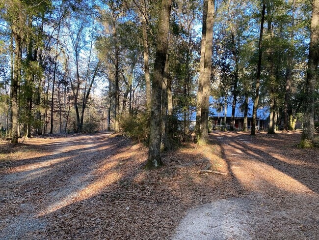 Building Photo - Unique Home in Perry