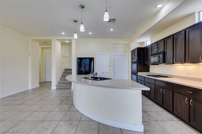 Building Photo - 228 Frapuccino Ave