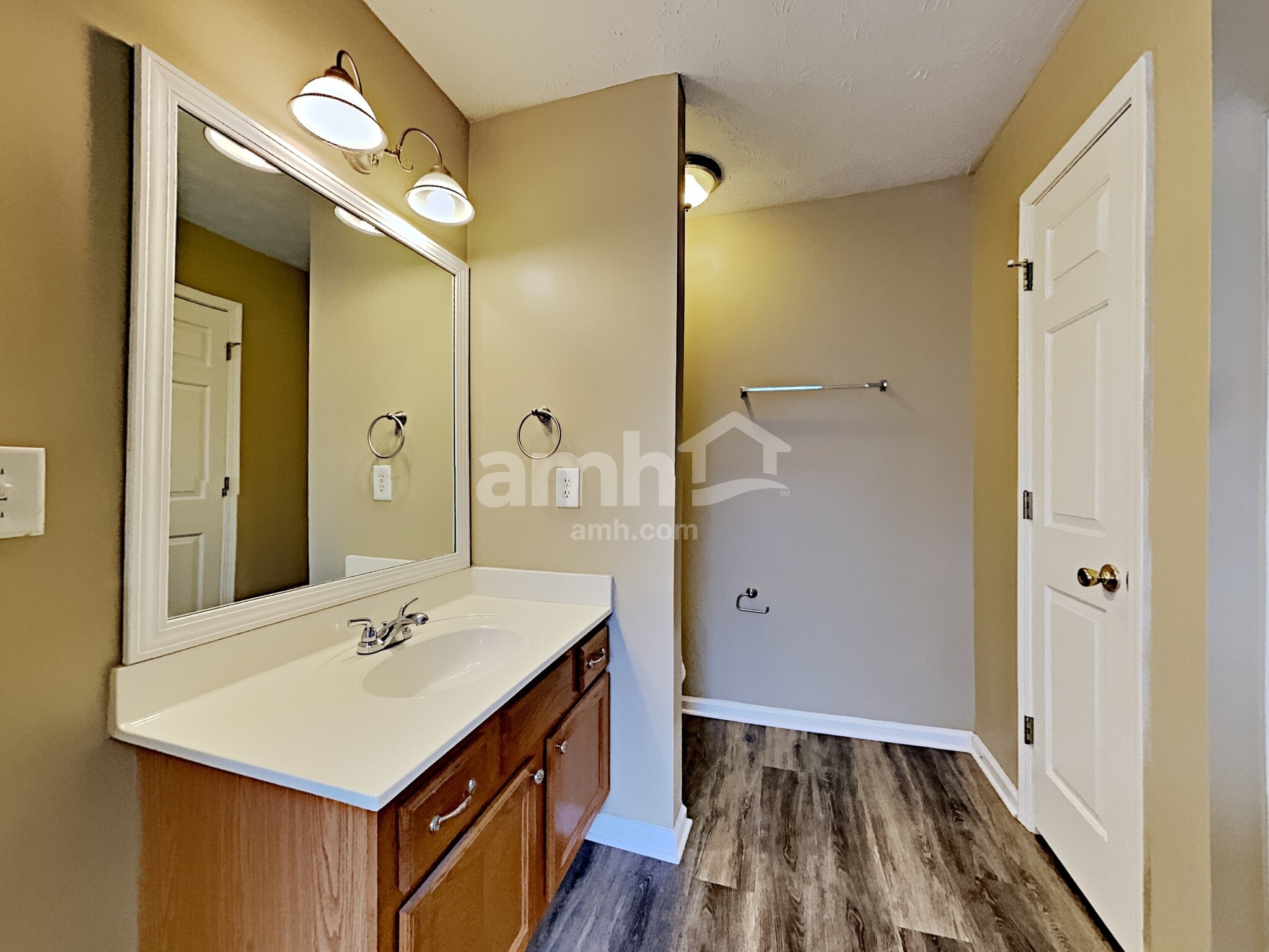 Building Photo - 3174 Baymount Way