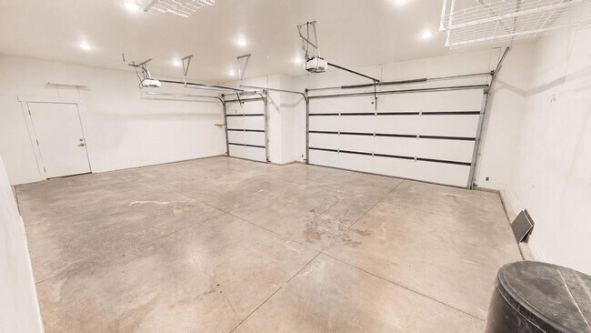 Building Photo - 3660 Native Dancer Dr