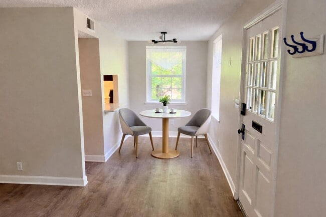 Building Photo - 2733 S Buchanan St