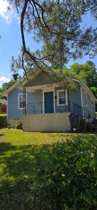 Building Photo - 2 BR/ 1 BA Home