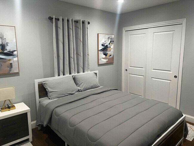 Building Photo - 2556 Main St