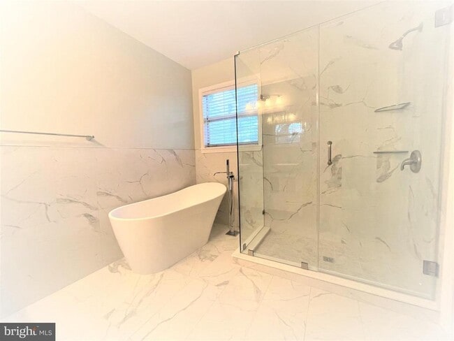 Building Photo - 16 Dorset Ct