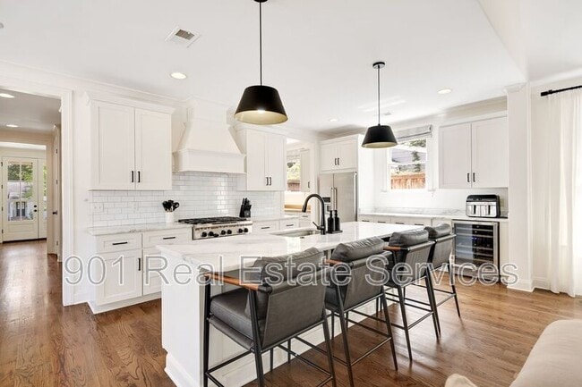 Building Photo - 299 Wilkinson Pl