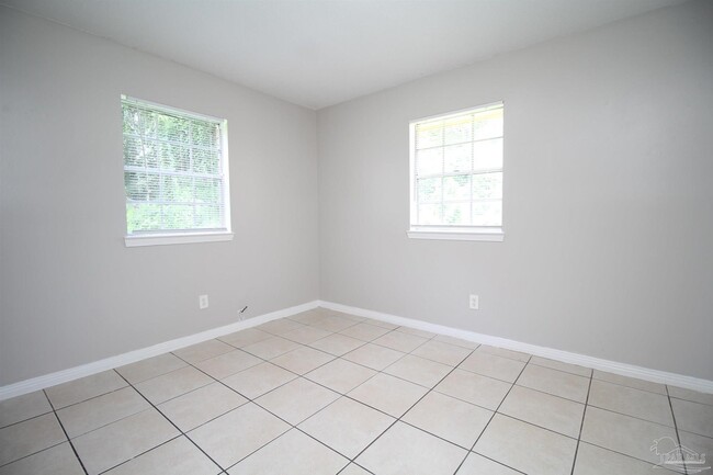 Building Photo - 10151 Guidy Ln