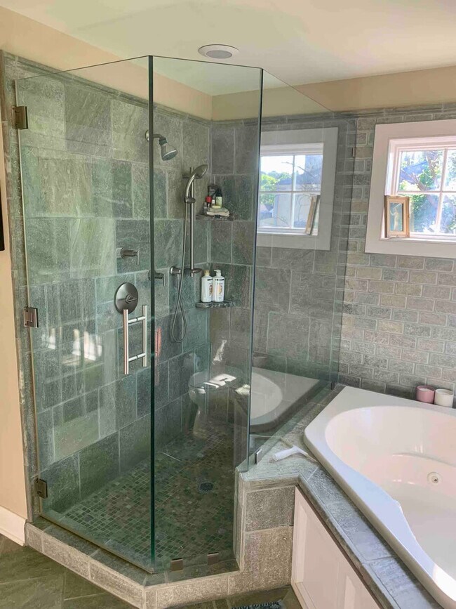 Building Photo - 15 Ferry St