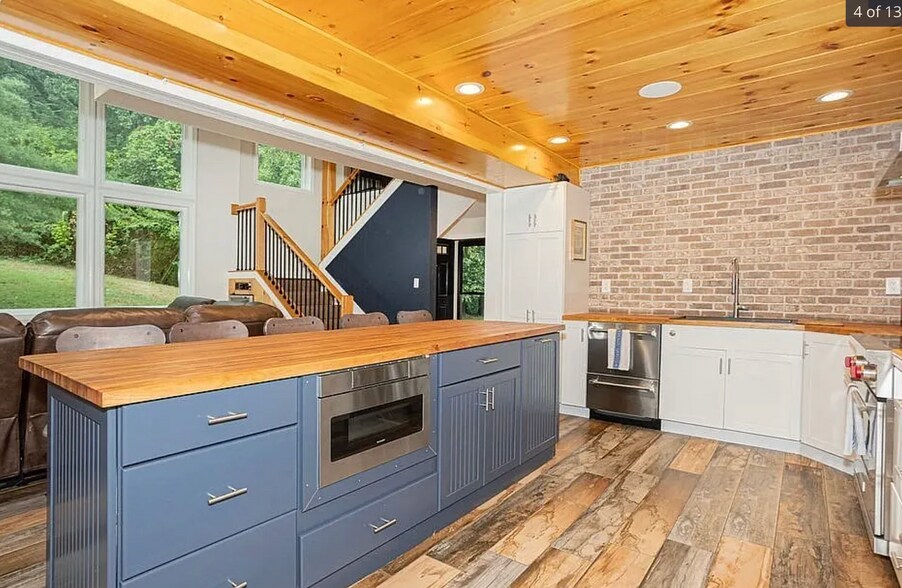 Building Photo - 1201 Tuckers Ln