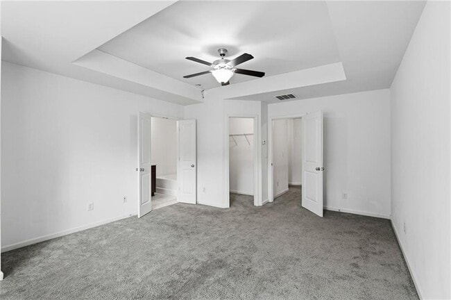 Building Photo - 4987 Longview Walk